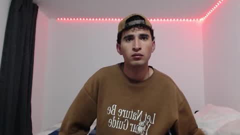 Snapshot of dave_hot1 chatting on December 3, 3:14 am David online show from December 3, 3:14 am