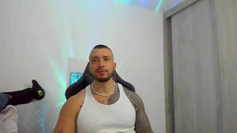 Snapshot of dave_max93 chatting on October 27, 11:52 pm DAVE MAX online show from October 27, 11:52 pm