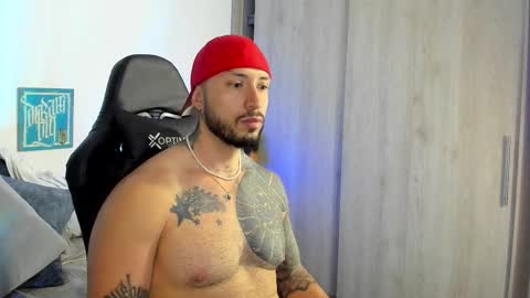 Snapshot of dave_max93 chatting on November 13, 9:52 am DAVE MAX online show from November 13, 9:52 am