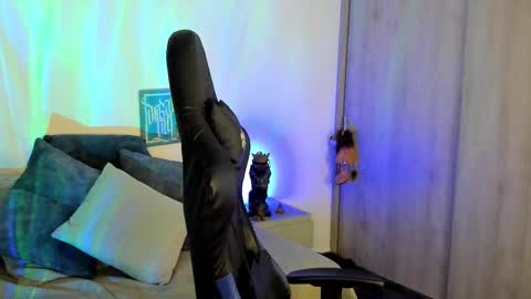 Snapshot of dave_max93 chatting on November 14, 10:03 am DAVE MAX online show from November 14, 10:03 am