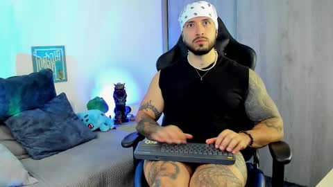 Snapshot of dave_max93 chatting on November 23, 10:20 pm DAVE MAX online show from November 23, 10:20 pm