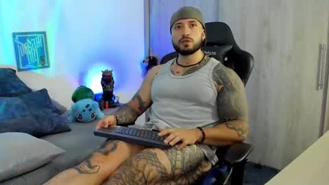 Snapshot of dave_max93 chatting on November 26, 2:45 am DAVE MAX online show from November 26, 2:45 am