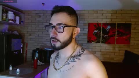 Snapshot of dave_wolf7 chatting on February 11, 12:10 pm Dave Wolf online show from February 11, 12:10 pm