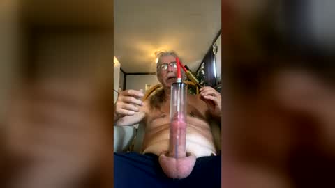 Snapshot of davedickson1969567081 chatting on July 26, 7:21 pm davedickson1969567081 online show from July 26, 7:21 pm