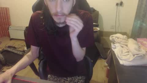 Snapshot of daver281197 chatting on October 4, 7:56 pm dave online show from October 4, 7:56 pm