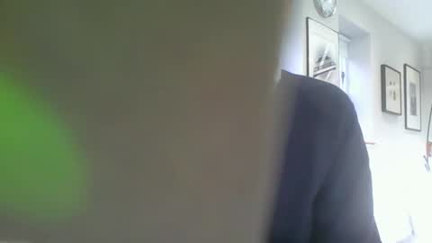 Snapshot of davesmth chatting on December 16, 11:37 am Davesmth online show from December 16, 11:37 am