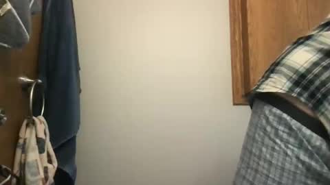 Snapshot of davesoup chatting on December 19, 6:37 pm davesoup online show from December 19, 6:37 pm