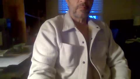 Snapshot of davethebooky chatting on December 17, 1:16 pm Dave online show from December 17, 1:16 pm