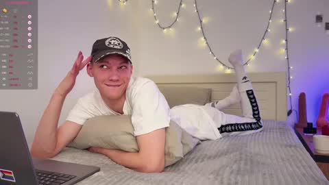 Snapshot of davey_ebash chatting on January 29, 6:28 pm Davey online show from January 29, 6:28 pm