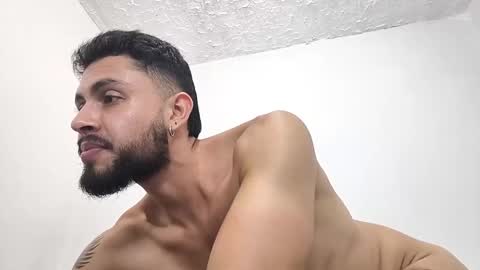 Snapshot of davgostoso chatting on November 21, 5:39 am Dave y Salvatore online show from November 21, 5:39 am