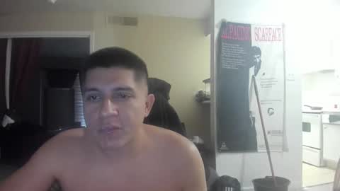 Snapshot of david089613 chatting on December 14, 3:17 pm david089613 online show from December 14, 3:17 pm