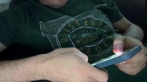 Snapshot of david_1987_cs chatting on December 4, 8:56 am Skinny Big online show from December 4, 8:56 am