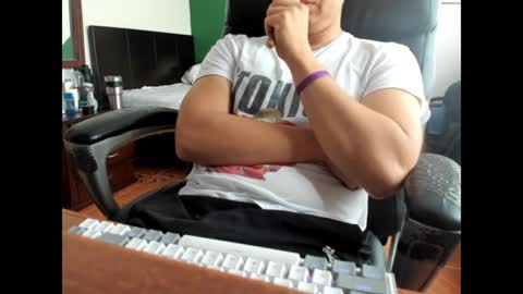 Snapshot of david_2789 chatting on January 3, 8:43 pm David online show from January 3, 8:43 pm