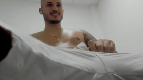 Snapshot of david__ox chatting on December 10, 11:30 pm david__ox online show from December 10, 11:30 pm