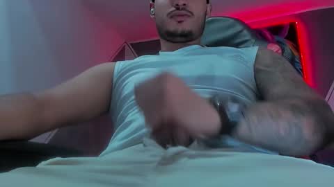 Snapshot of david__ox chatting on November 16, 11:32 pm david__ox online show from November 16, 11:32 pm