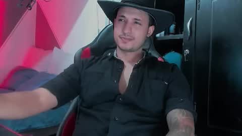 Snapshot of david__ox chatting on February 6, 9:40 pm david__ox online show from February 6, 9:40 pm