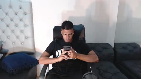 Snapshot of david_bandercock chatting on January 11, 6:56 am david_bandercock online show from January 11, 6:56 am