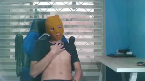 Snapshot of david_gp222 chatting on February 12, 12:33 pm david gp222 online show from February 12, 12:33 pm