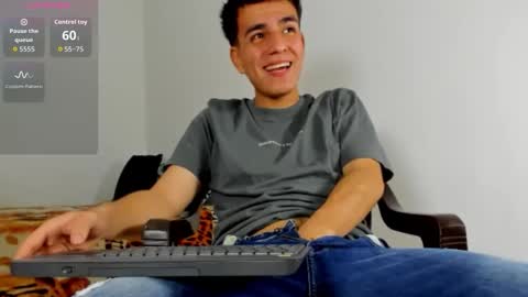 Snapshot of david_hot08 chatting on February 24, 6:44 am DAVID independent model online show from February 24, 6:44 am