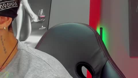 Snapshot of david_jons7 chatting on November 4, 11:04 pm David Jons online show from November 4, 11:04 pm