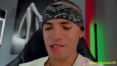 Snapshot of david_jons7 chatting on November 23, 8:30 pm David Jons online show from November 23, 8:30 pm