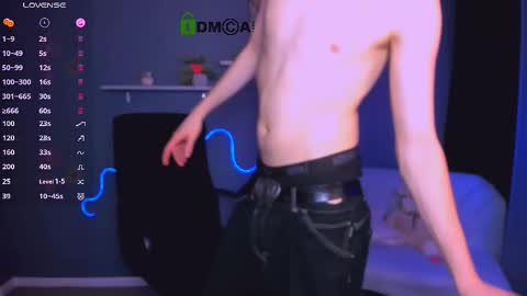 Snapshot of david_lovee chatting on March 9, 7:48 pm David online show from March 9, 7:48 pm
