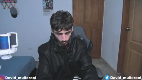 Snapshot of david_muller_ chatting on December 20, 1:25 am David online show from December 20, 1:25 am