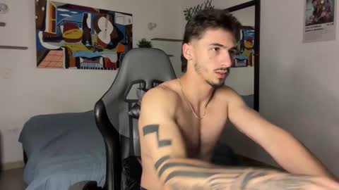 Snapshot of david_muller_ chatting on October 17, 10:23 pm David online show from October 17, 10:23 pm