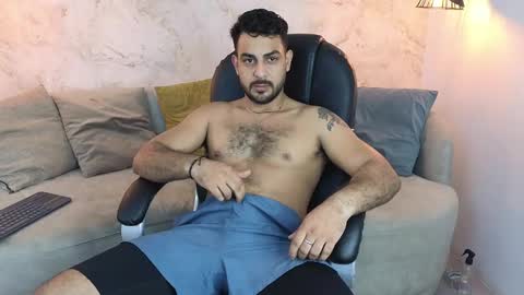 Snapshot of david_oliveira chatting on January 13, 1:28 pm JF oliveira online show from January 13, 1:28 pm