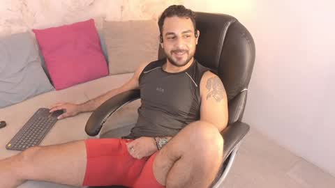 Snapshot of david_oliveira chatting on January 25, 2:47 pm JF oliveira online show from January 25, 2:47 pm