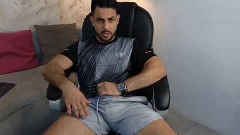 Snapshot of david_oliveira chatting on February 7, 12:50 pm JF oliveira online show from February 7, 12:50 pm