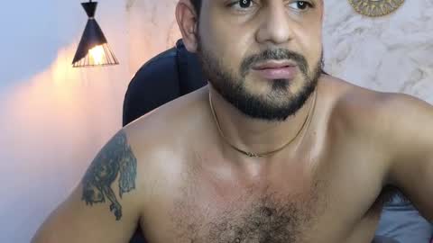 Snapshot of david_oliveira chatting on February 23, 3:51 pm JF oliveira online show from February 23, 3:51 pm