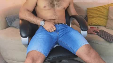 Snapshot of david_oliveira chatting on March 8, 12:52 pm JF oliveira online show from March 8, 12:52 pm