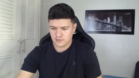 Snapshot of david_smit_ chatting on December 6, 6:28 pm david smit online show from December 6, 6:28 pm