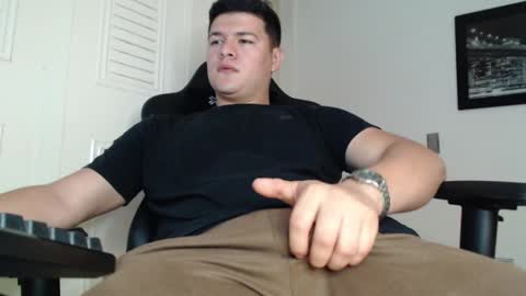 Snapshot of david_smit_ chatting on December 11, 6:04 am david smit online show from December 11, 6:04 am