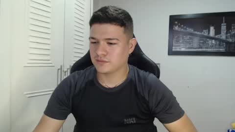 Snapshot of david_smit_ chatting on January 2, 8:46 pm david smit online show from January 2, 8:46 pm