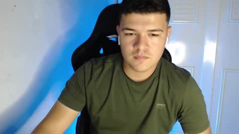 Snapshot of david_smit_ chatting on September 25, 3:43 am david smit online show from September 25, 3:43 am