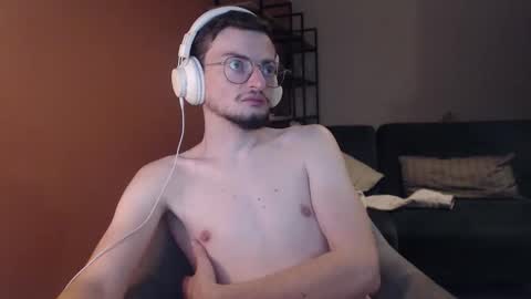 Snapshot of davidfoxfr chatting on November 20, 7:35 pm davidfoxfr online show from November 20, 7:35 pm