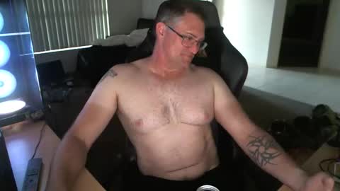 Snapshot of davidpineapple chatting on December 4, 8:34 am davidpineapple online show from December 4, 8:34 am