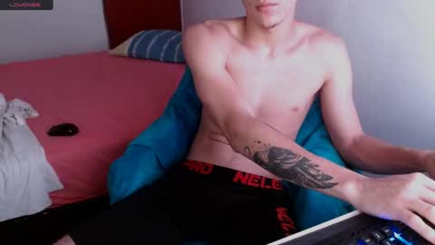 Snapshot of davidsalazar33 chatting on March 8, 2:23 am davidsalazar33 online show from March 8, 2:23 am