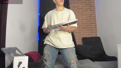 davidx_x21 online show from March 30, 8:15 am