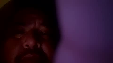 Snapshot of davidzhere222800 chatting on February 4, 11:49 am davidzhere222800 online show from February 4, 11:49 am