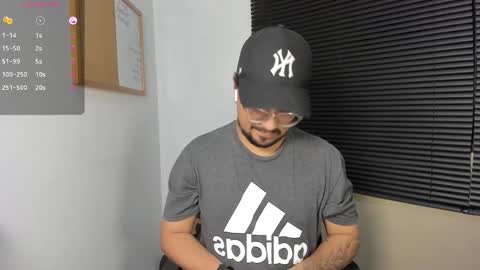 Snapshot of daviidevans chatting on December 10, 5:07 am David Evans online show from December 10, 5:07 am