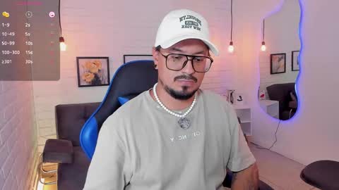 Snapshot of daviidevans chatting on September 16, 4:57 am David Evans online show from September 16, 4:57 am