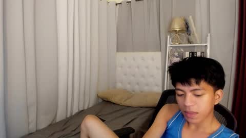 Snapshot of davincihugecock chatting on March 3, 4:46 pm daniel online show from March 3, 4:46 pm