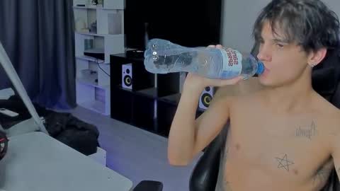 Snapshot of davisross chatting on September 28, 10:53 am davis online show from September 28, 10:53 am