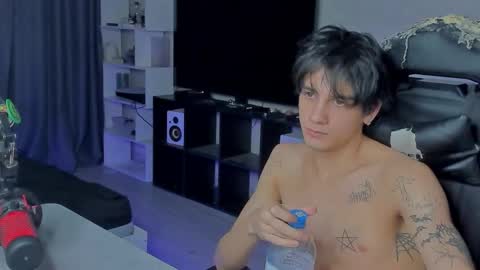 Snapshot of davisross chatting on October 9, 11:58 pm davis online show from October 9, 11:58 pm