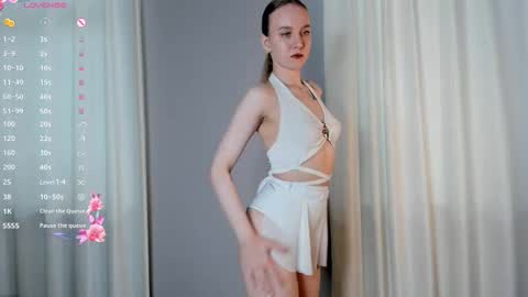 Snapshot of dawnbullins chatting on October 23, 8:13 am Emily online show from October 23, 8:13 am