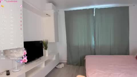 Snapshot of dawnbullins chatting on October 26, 8:42 am Emily online show from October 26, 8:42 am