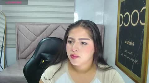 Snapshot of dayan_v_ chatting on November 23, 1:11 pm Hi Stream 1500 to 2100 online show from November 23, 1:11 pm